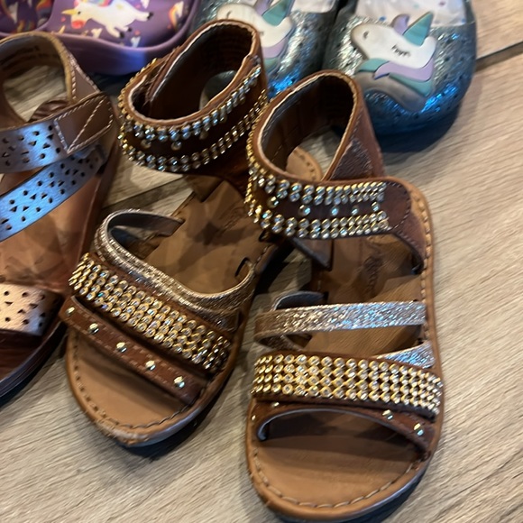 Lot size 6 leather sandals Mary Jane jellies and water shoes - Picture 2 of 9